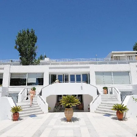 Brown Evia Island, In Eretria, A Member Of Brown 4* Erétria