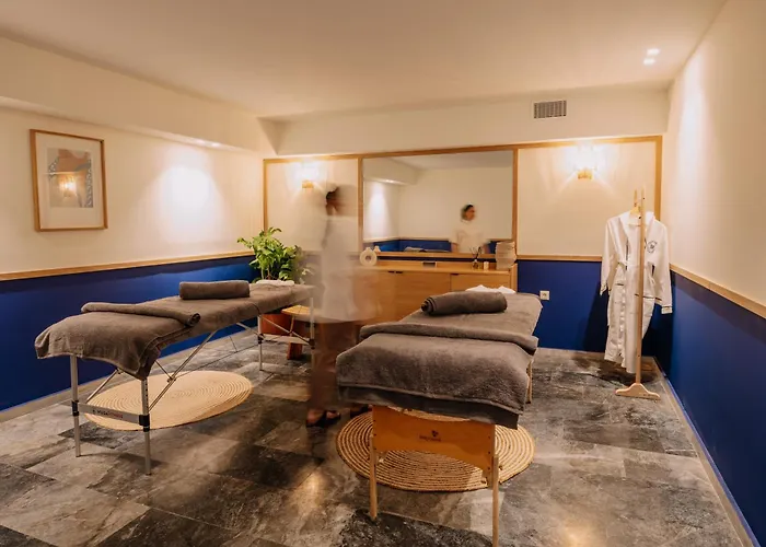 Brown Evia Island, In Eretria, A Member Of Brown 4*